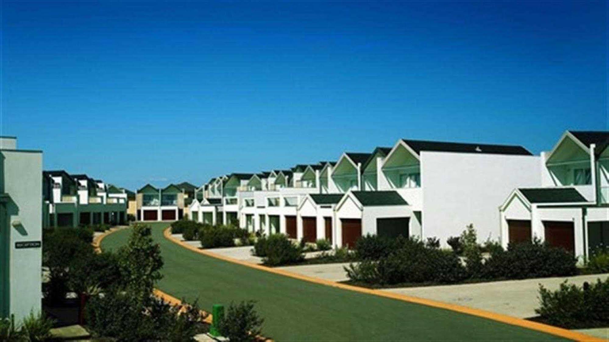 Quest Sanctuary Lakes Point Cook Bagian luar foto